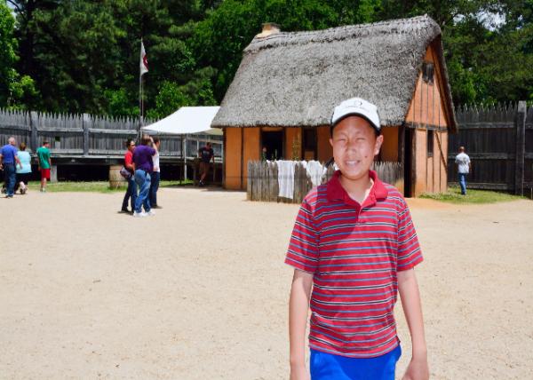 2014-05-25_Jamestown Fort_Replica 1607 Bldg.jpg