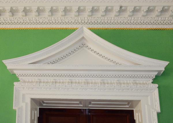 2014-05-26_Governor's Palace_Green w White Moulding.jpg