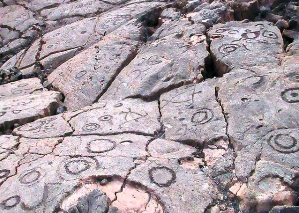 10-02-07_ Waikoloa Petroglyph.jpg