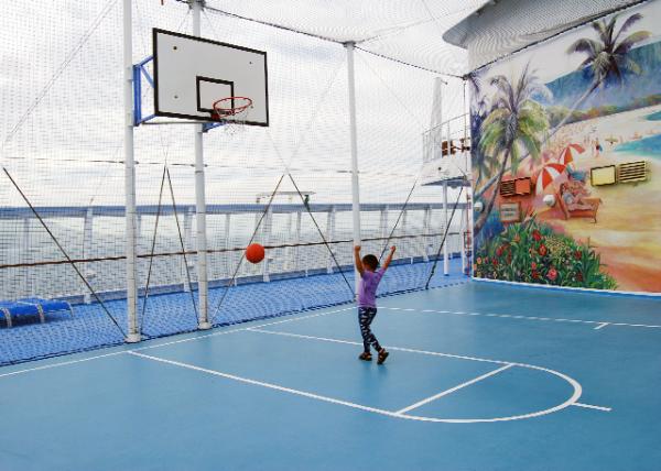 10-04-07_ NCL Pride of Aloha_Basketball Court-30001.jpg