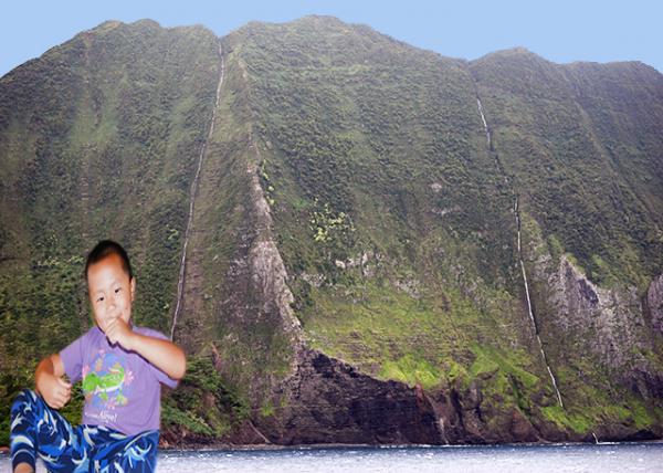 10-04-07_Molokai_Oloʻupena Falls @ 2953 Ft900 Meters, the Highest in the US0001.jpg