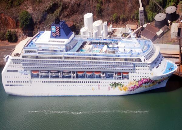 10-08-07_ NCL Pride of Aloha Docked @ Nwiliwili Cruise Port.jpg