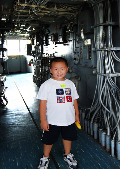 1758900952740516.jpg 09-30-07_ USS Missouri_Operation Deck-10001.JPG