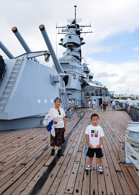 1758900989469755.jpg 09-30-07_ Pearl Harbor Memorial_USS Battleship Missouri Memorial Deck.jpg