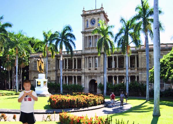 09-30-07_ Iolani Palace_King Kamehameha's Statue @ Aliʻiolani Hale һ-10001.jpg