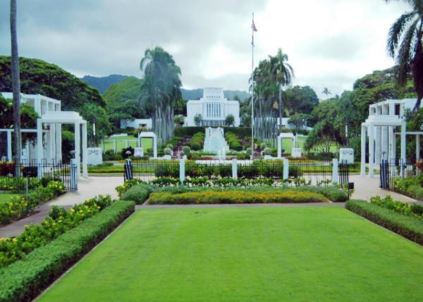 10-10-07_ Brigham Young Univ @ Hawaii ٺѧķУ-10001.JPG