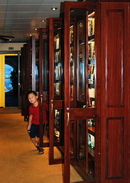 1758938033981093.jpg 10-05-07_ NCL Pride of Aloha_Mark Twain Library.jpg