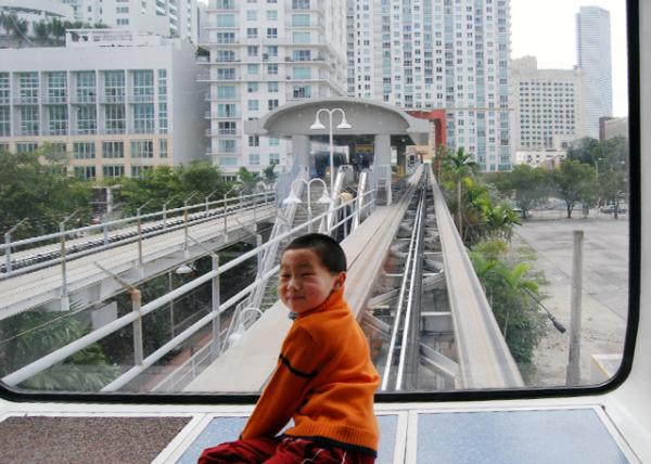 01-23-09_ Metromover in Downtown Miami ġн˸߼·0001.JPG