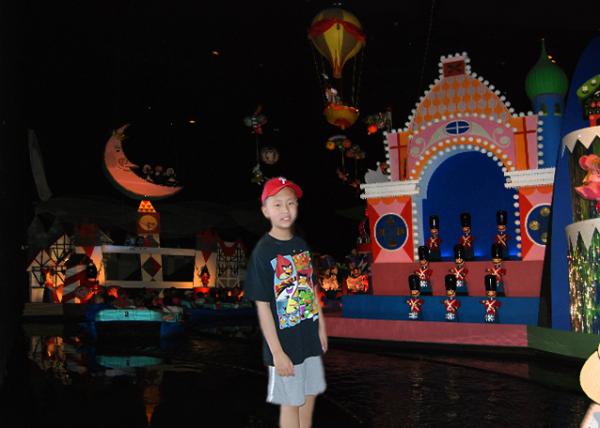 04-06-12_Fantasyland_Danish Toy Soldiers-10001.jpg