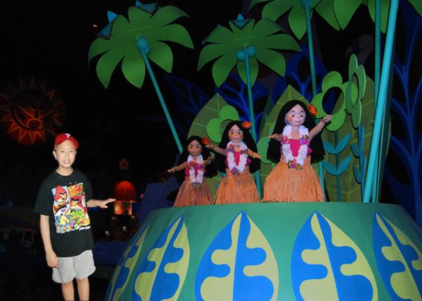 04-06-12_Fantasyland_Hula Girls-10001.jpg