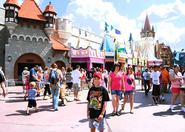 04-06-12_Fantasyland_It's a small world.jpg