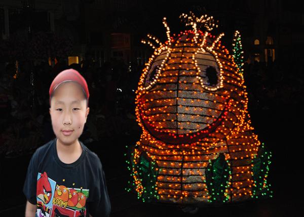 04-06-12_Parade_03_Happy Bee-10001.jpg