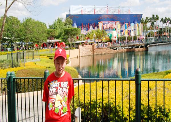 2012-04-07_10_The Simpsons Ride,  a Motion Simulator Ride.jpg