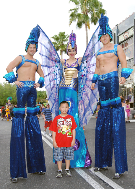 2012-04-07_15_Stilt Walking Artists.jpg