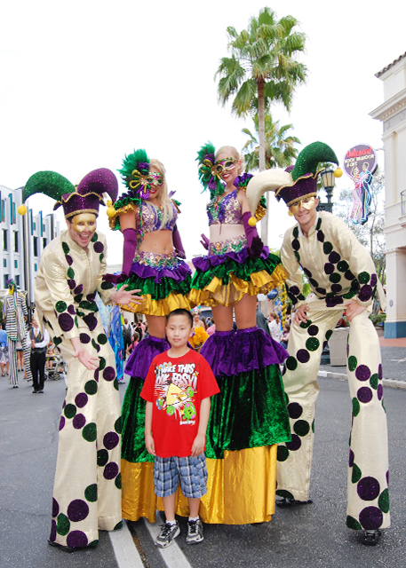 2012-04-07_20_Stilts Jugglers.jpg