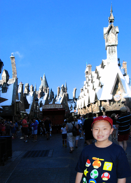 2012-04-08_04_Hogsmeade Village.jpg