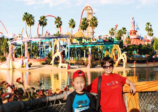 2012-04-08_27_Seuss Trolley Train Ride at Seuss Landing-10001.jpg