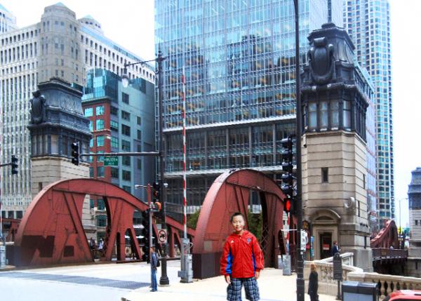 09-16-11_01_ Clark Street Bridge, a Bascule Bridge over the Chicago River-10001.jpg