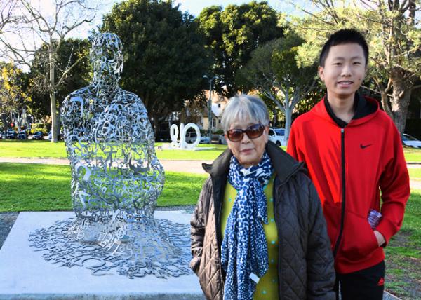2016-12-25_Beverly Gardens Park_Endless V (2012) by Jaume Plensa ȷ԰԰޾V-10001.jpg