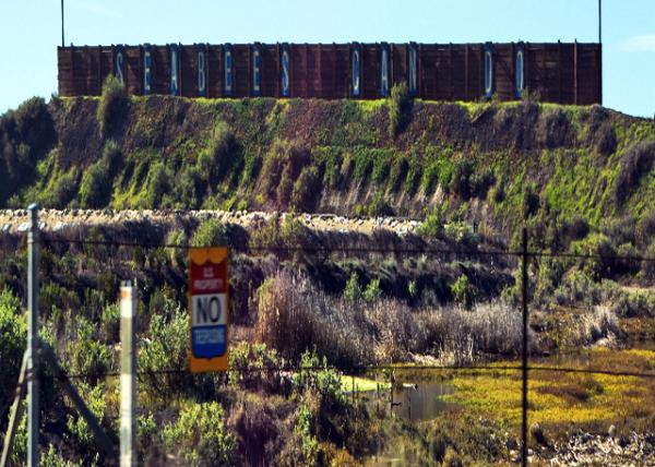 2016-12-25_Port Hueneme_Seabees Can Do (Construction Battalion=CB ׸)0001.JPG