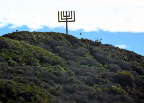 2016-12-25_Malibu Menorah ﲼ̨0001.JPG