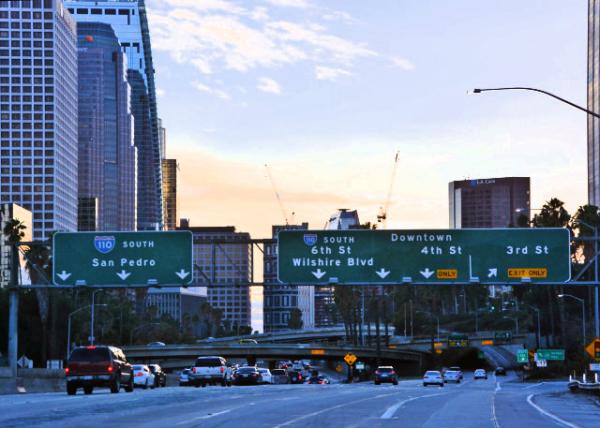 2016-12-25_LA_Downtown Intersection Ľ -20001.JPG