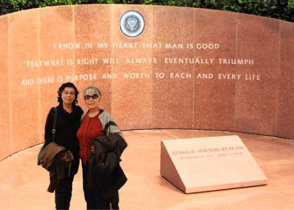 2016-12-26_Ronald & Nancy Reagan's Tomb ϣ-10001.jpg