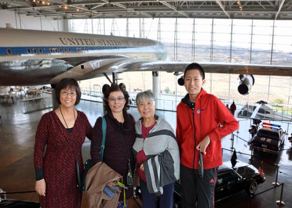 2016-12-26_Air Force One Pavilion-10001.jpg