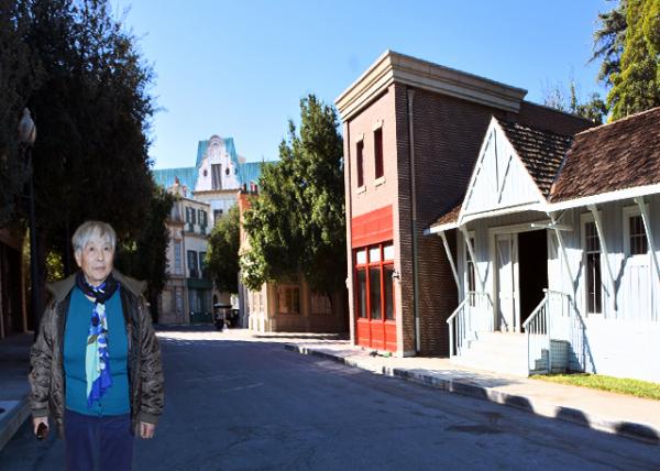 2016-12-27_Backlot_Warner Village_Gilmore Girls (00-07) ɵӰ塤Ӿ硶Ů-10001.jpg