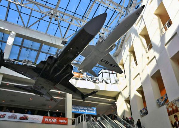 2016-12-27_California Science Center_Atrium ͥ0001.JPG