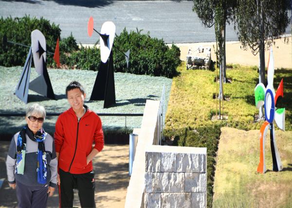 2016-12-28_Sculpture_Walking Flower by Fernand Lger (R_ 1952) & the Jousters by Alexander Calder (L_ 1963) ҡл󡤡ߡ-10001.jpg