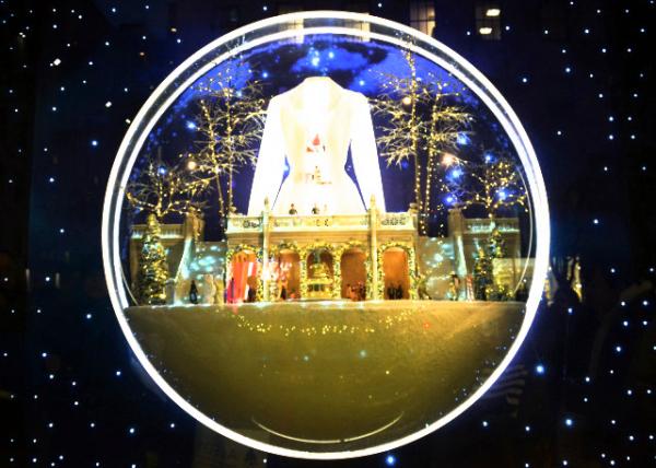 2023-12-08_Saks Fifth Avenue Holiday Window_Bethesda Terrace in Central Park0001.JPG