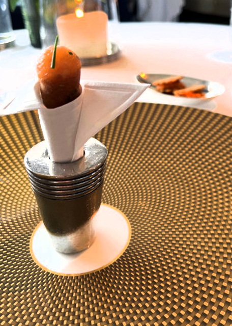 2024-04-06_01_'Cornets' Salmon Tartare w Sweet Red Onion Crme  Fraîche0001.JPG