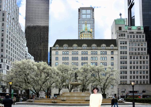 01_2024-04-06_Sculpture_Grand Army Plaza_Pulitzer Fountain against Bergdorf Goodman-10001.JPG