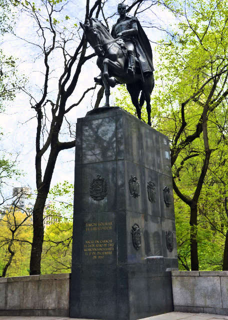 1760121193550370.jpg 2024-04-27_Statue_Simón Bolívar (1783–1830) Commemorated One of South America's Great Generals Who Led Successful Revolutions against Spanish Rule0001.JPG