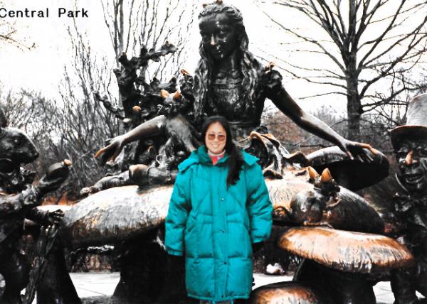 42_1993-12-11_Central Park_Alice's Adventures in Wonderland0001.JPG