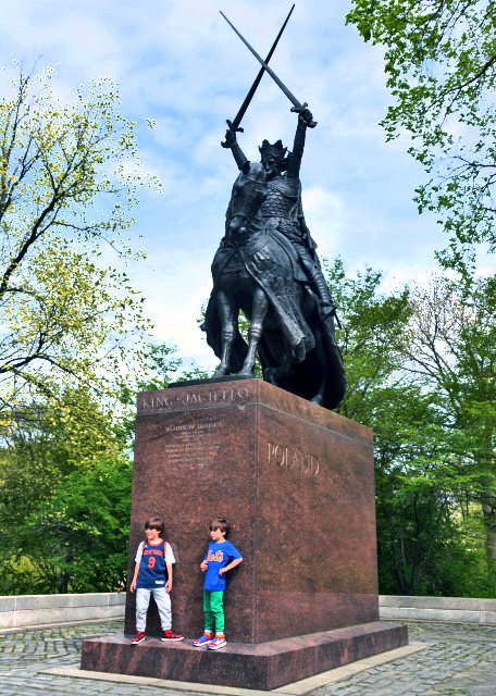 1760135540321026.jpg 2024-04-27_Statue_Equestrian Monument to King Jagiello (1352–1434)_ the Grand Duke of Lithuania who became the King of Poland0001.JPG