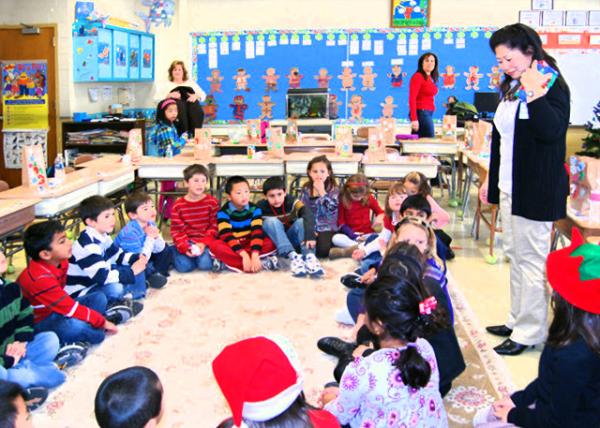 2010-12-23_G2 Holiday Party @ Montgomery ES0001.JPG