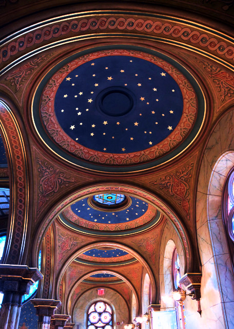 2023-12-08_Magnificent Glass Domes Featuring the Star of David0001.JPG