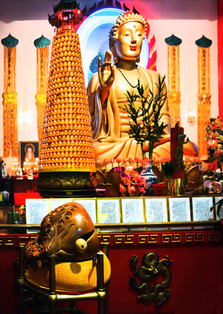 2023-12-08_Mahayana Buddhist Temple_Wooden Fish Used in Rituals Involving the Recitation of Sutras_ Mantras_ or Other Buddhist Texts0001.JPG