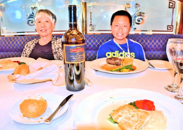 2015-06-21_Food_Boticelli Dining Rm0001.JPG