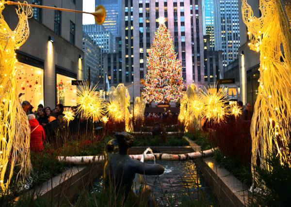 2023-12-08_Rockefeller Ctr_Christmas Tree over the Channel Garden-10001.JPG