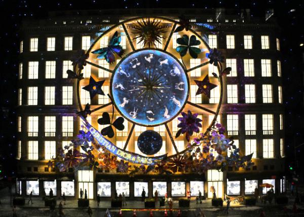 2023-12-08_Saks Fifth Avenue Holiday Window_A Miniature of Diors Carousel of Dreams0001.JPG