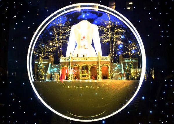 2023-12-08_Saks Fifth Avenue Holiday Window_Bethesda Terrace in Central Park0001.JPG