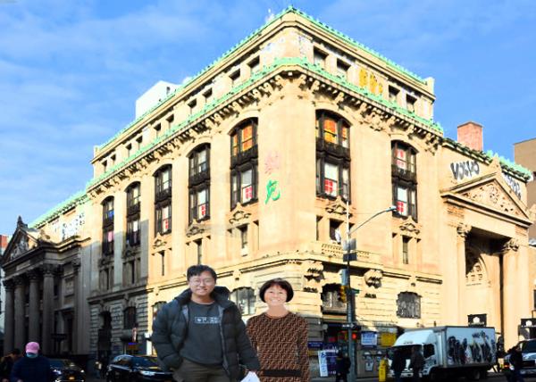 2023-12-08_Bldg_Capitale w Corinthian Pilasters_ Columns & a Pediment (1893)-10001.JPG