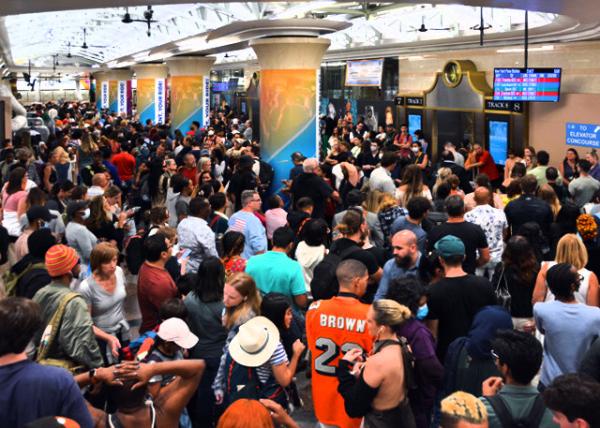 2023-09-16_NJ Transit Waiting Area @ Penn Station0001.JPG