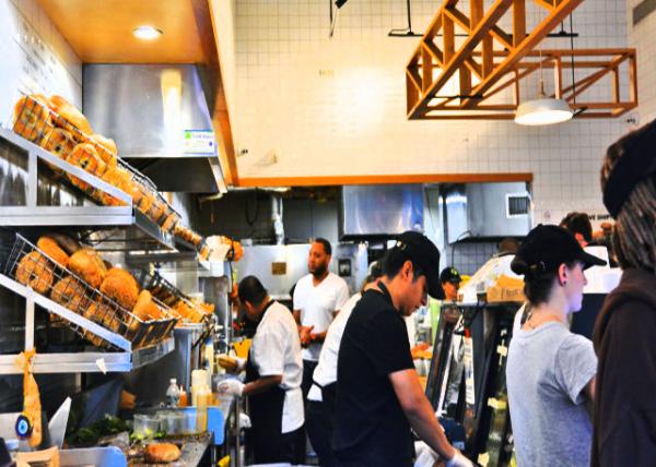 2022-10-22_Brooklyn Bagel & Coffee Company @ 63 E 8th St0001.JPG