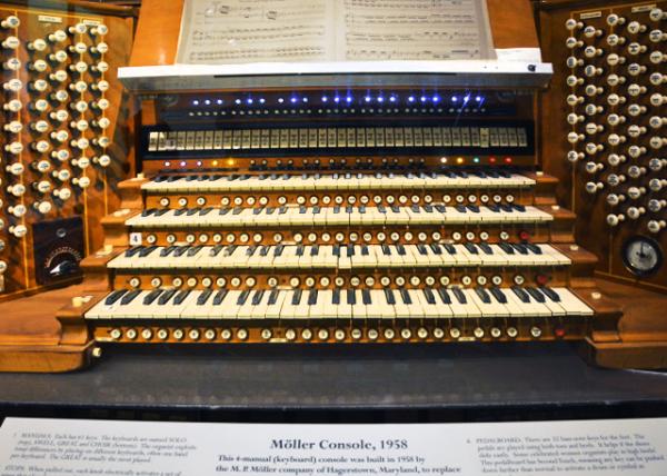 2017-01-01_Organ_Möller Organ Console չܷټ0001.JPG
