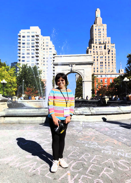 2022-10-22_Washington Sq Park_Central Fountain in front of Washingtown Sq Arch0001.JPG