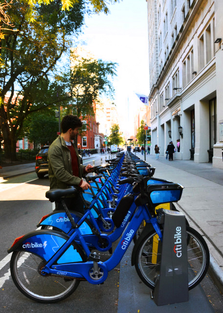 2022-10-22_NYU_Citi Bike @ Univ Pl0001.JPG